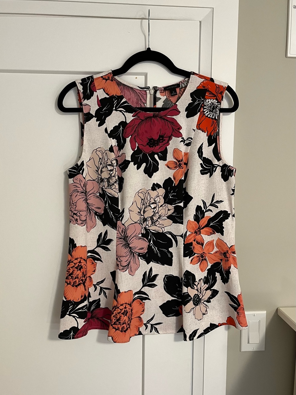 Ann Taylor Floral Sleeveless Peplum Blouse Top Size Medium